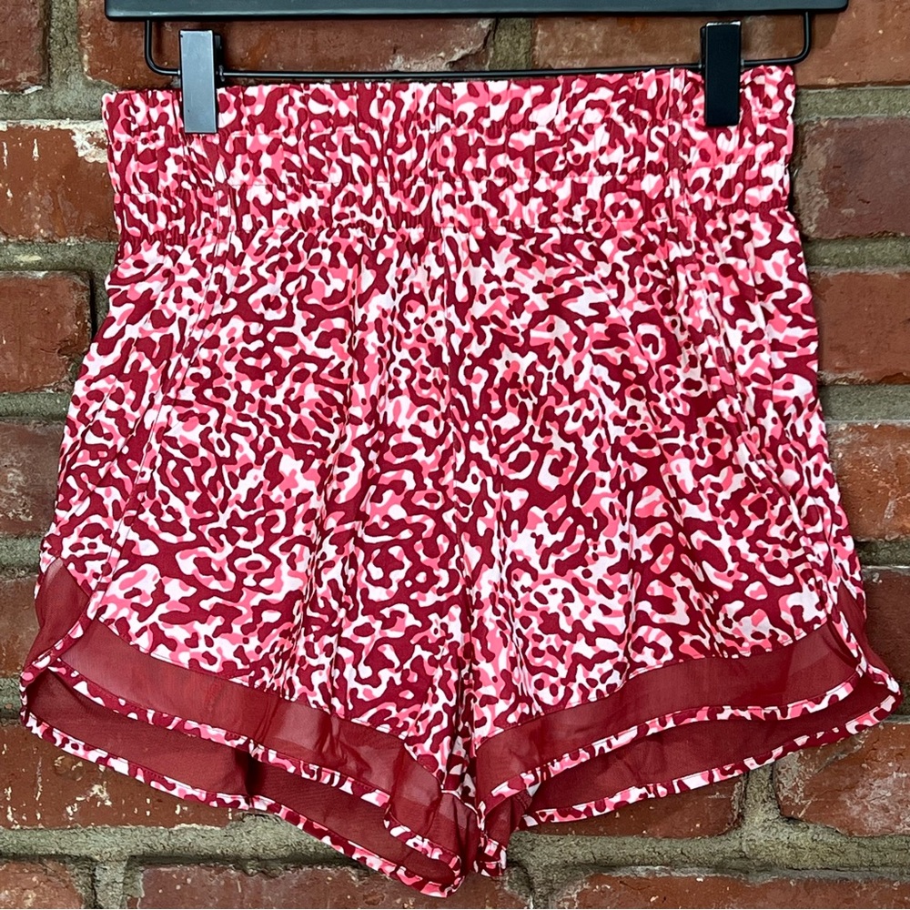 Athleta women's NWOT size XS mesh racer run high rise 3" shorts athletic